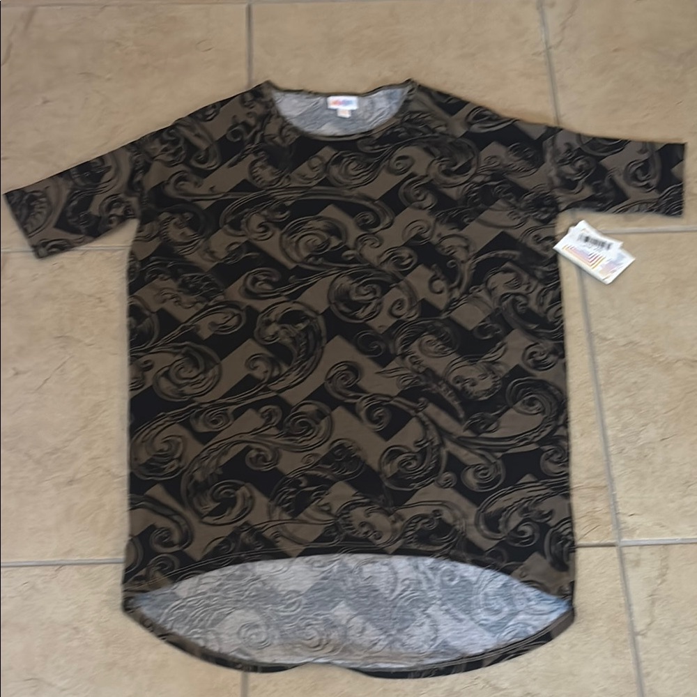 NWT. Black and Brown Patterned Shirt